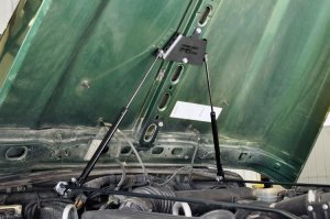 Jeep Wrangler Hood Struts - Rough Country - Hydraulic - '97-'06